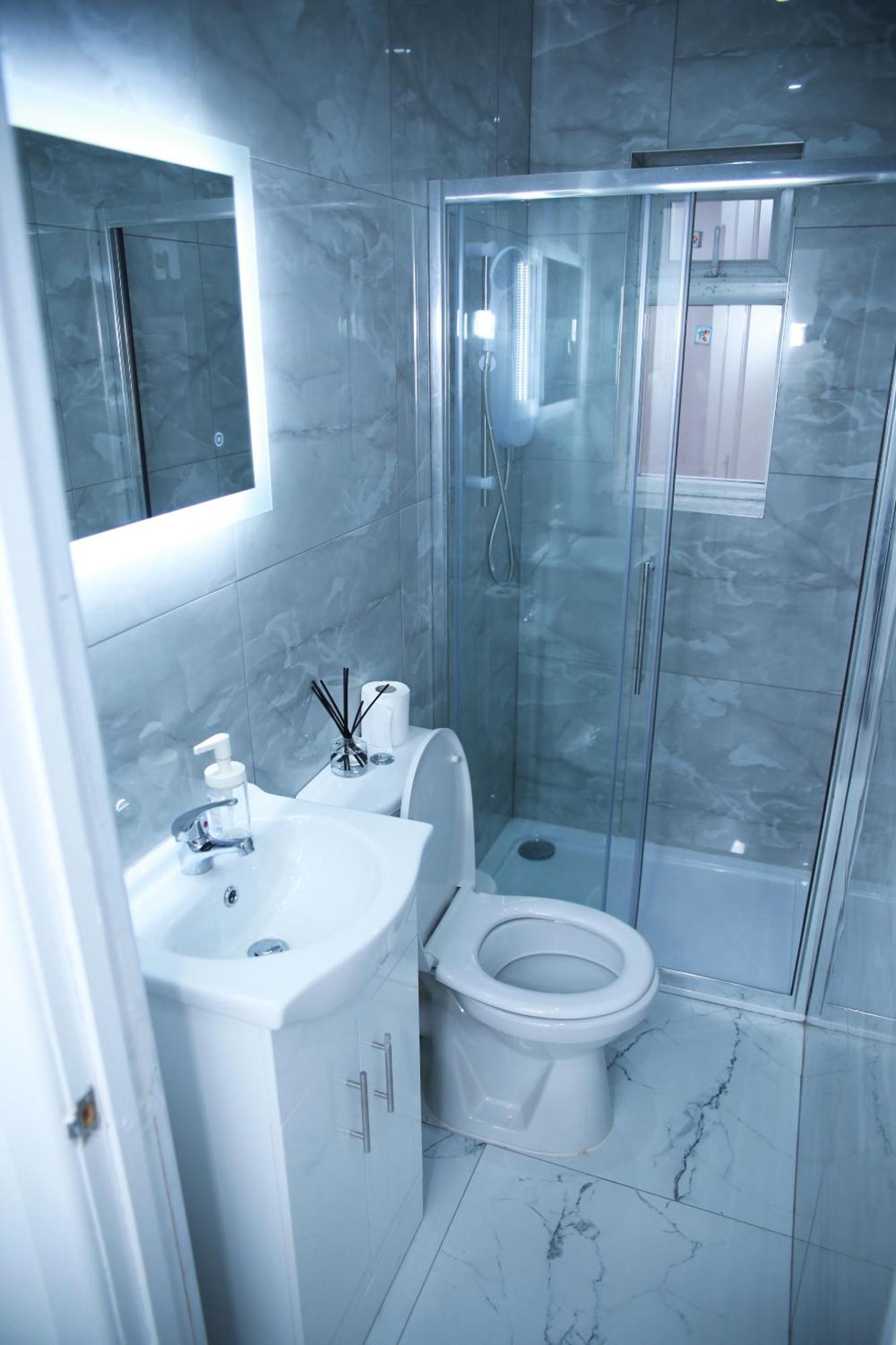 Harrow Luxury Flat With Free Parking. * Londres