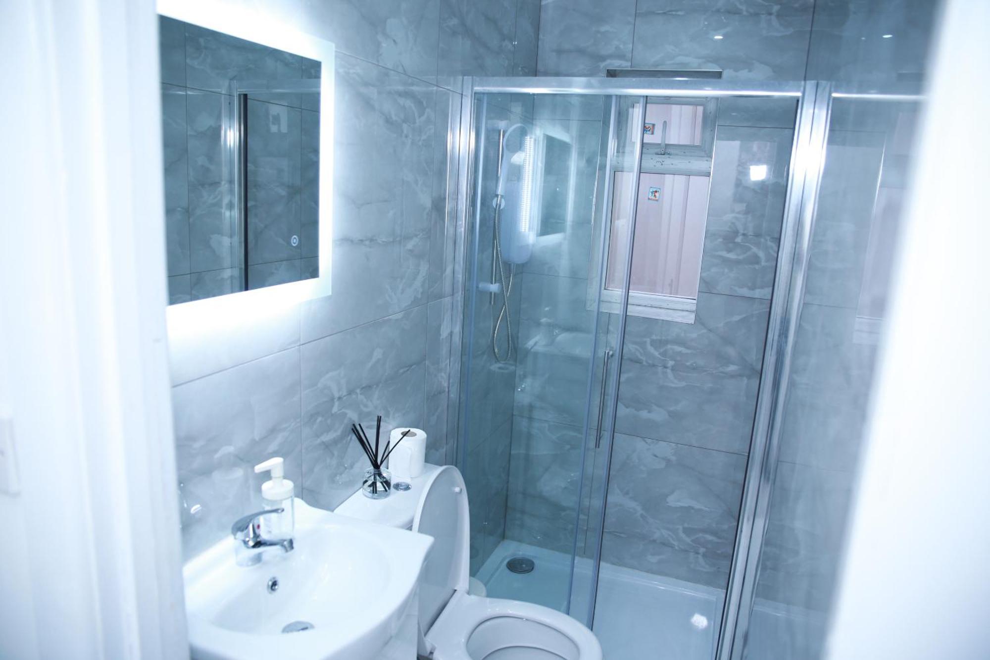 Harrow Luxury Flat With Free Parking. Londres