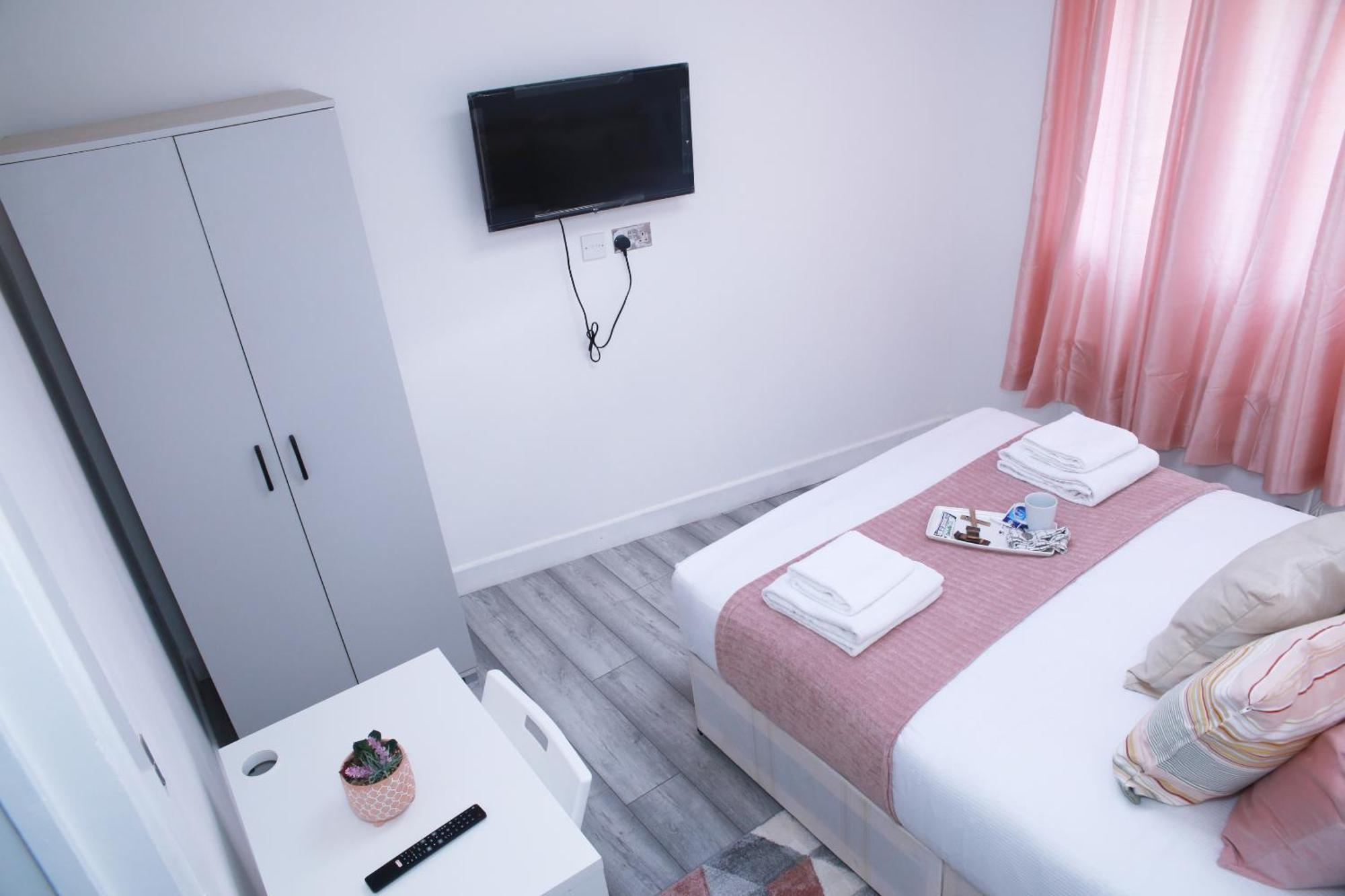 Harrow Luxury Flat With Free Parking. Apartamento Londres