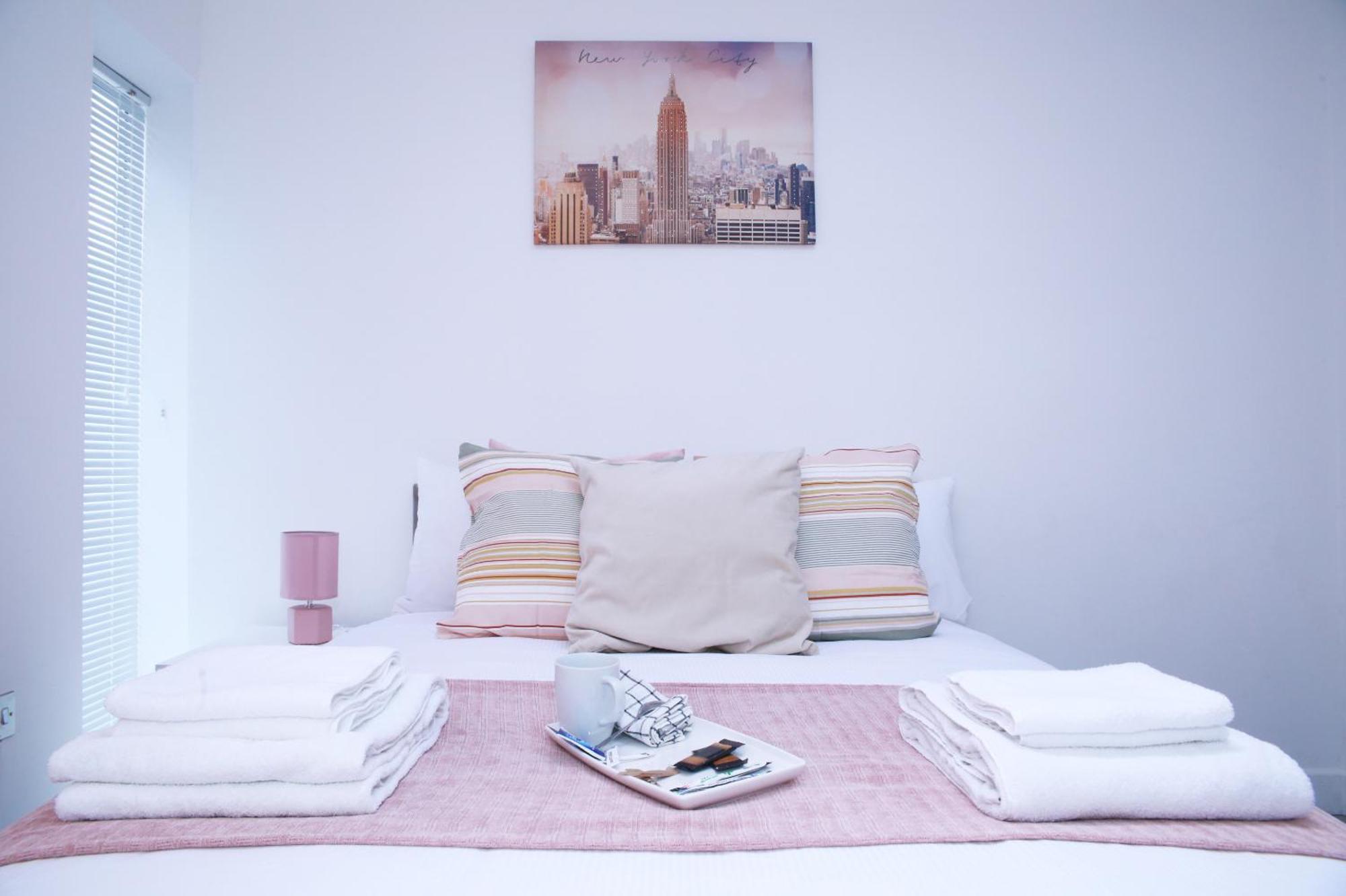 Apartamento Harrow Luxury Flat With Free Parking. Londres