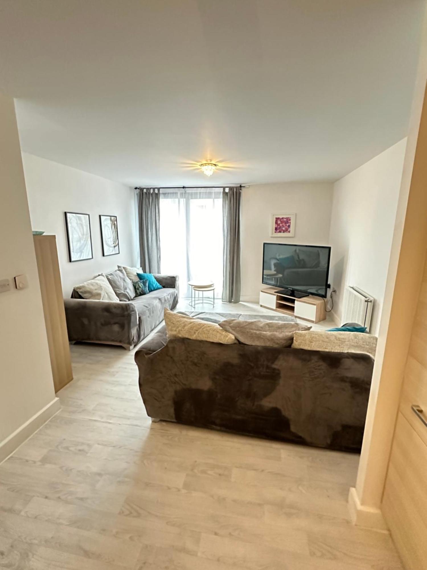 Flat In - Excel,o2,city Airport Apartment London