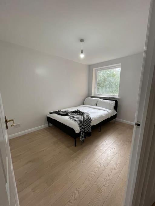 River Thames Hideaway Apartment London