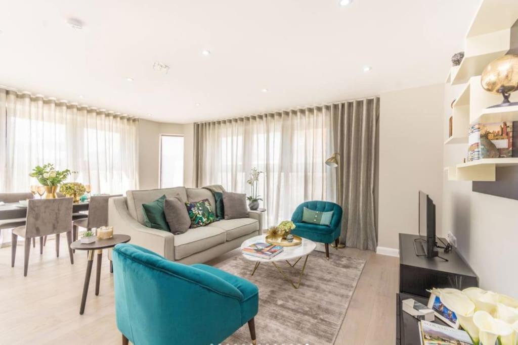 Apartment Spacious Modern 3 Bed In Bridge With Netflix And Free Carpark