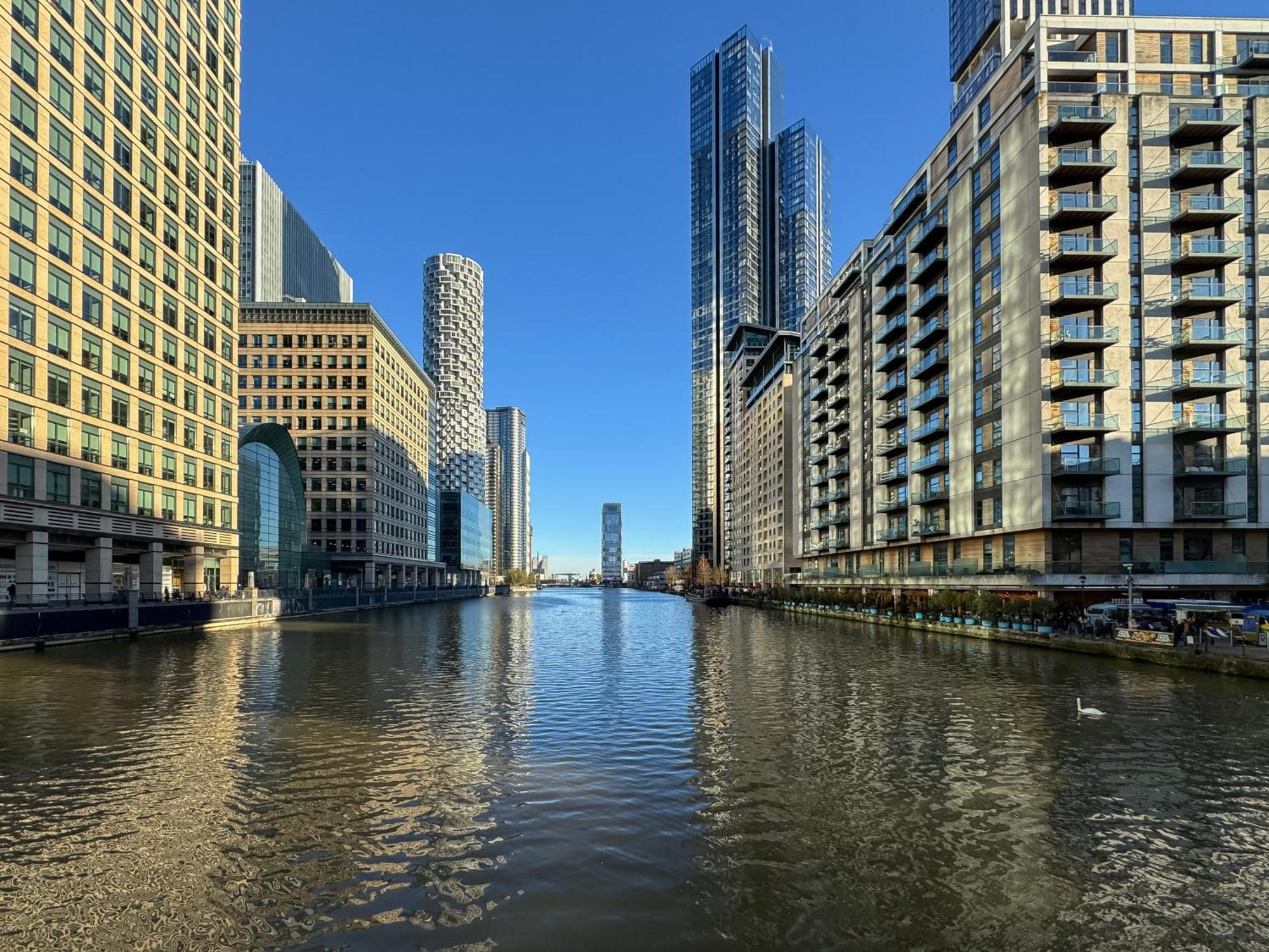 Mysquare South Quay 02 Bed In Canary Wharf London
