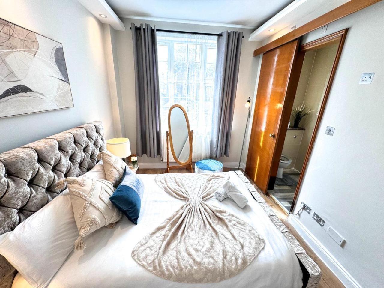 Apartment Park Lane Beautiful Family London