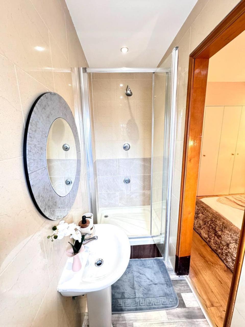 Park Lane Beautiful Family Apartment