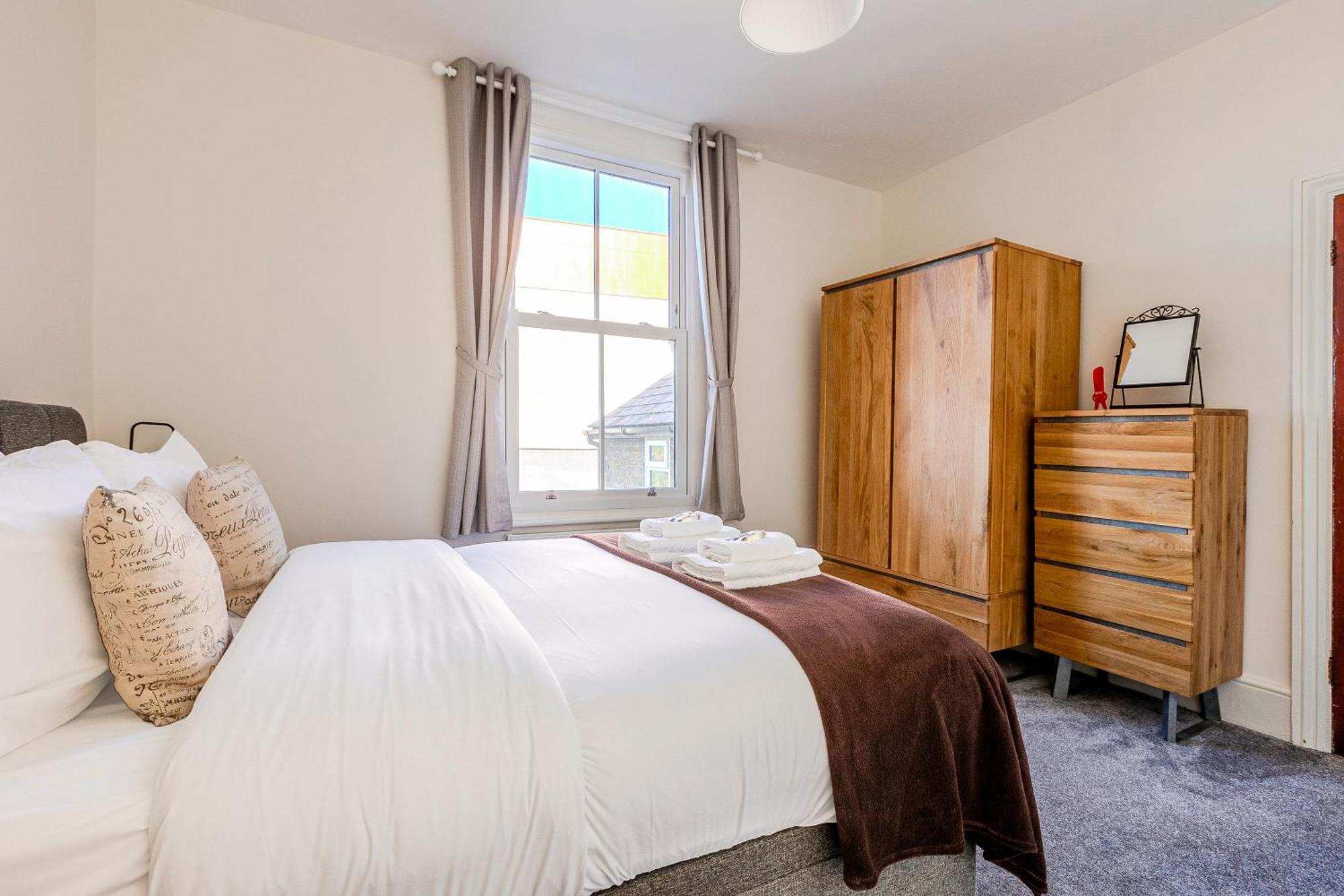 Peaceful 2br Multilvl In Streatham Apartment *