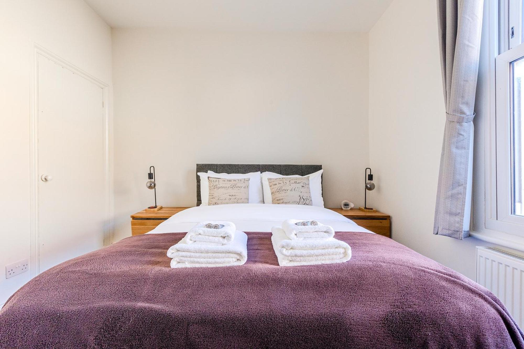 Peaceful 2br Multilvl In Streatham *