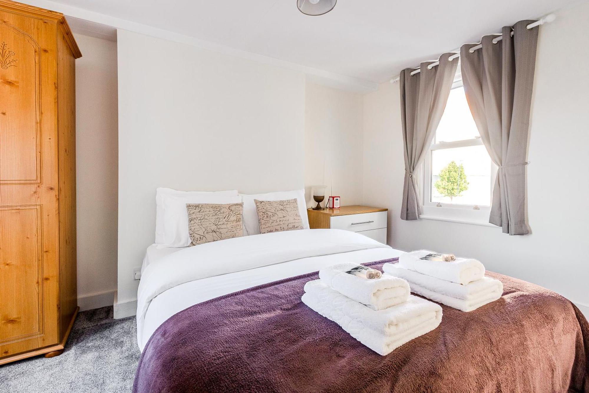 Peaceful 2br Multilvl In Streatham * London
