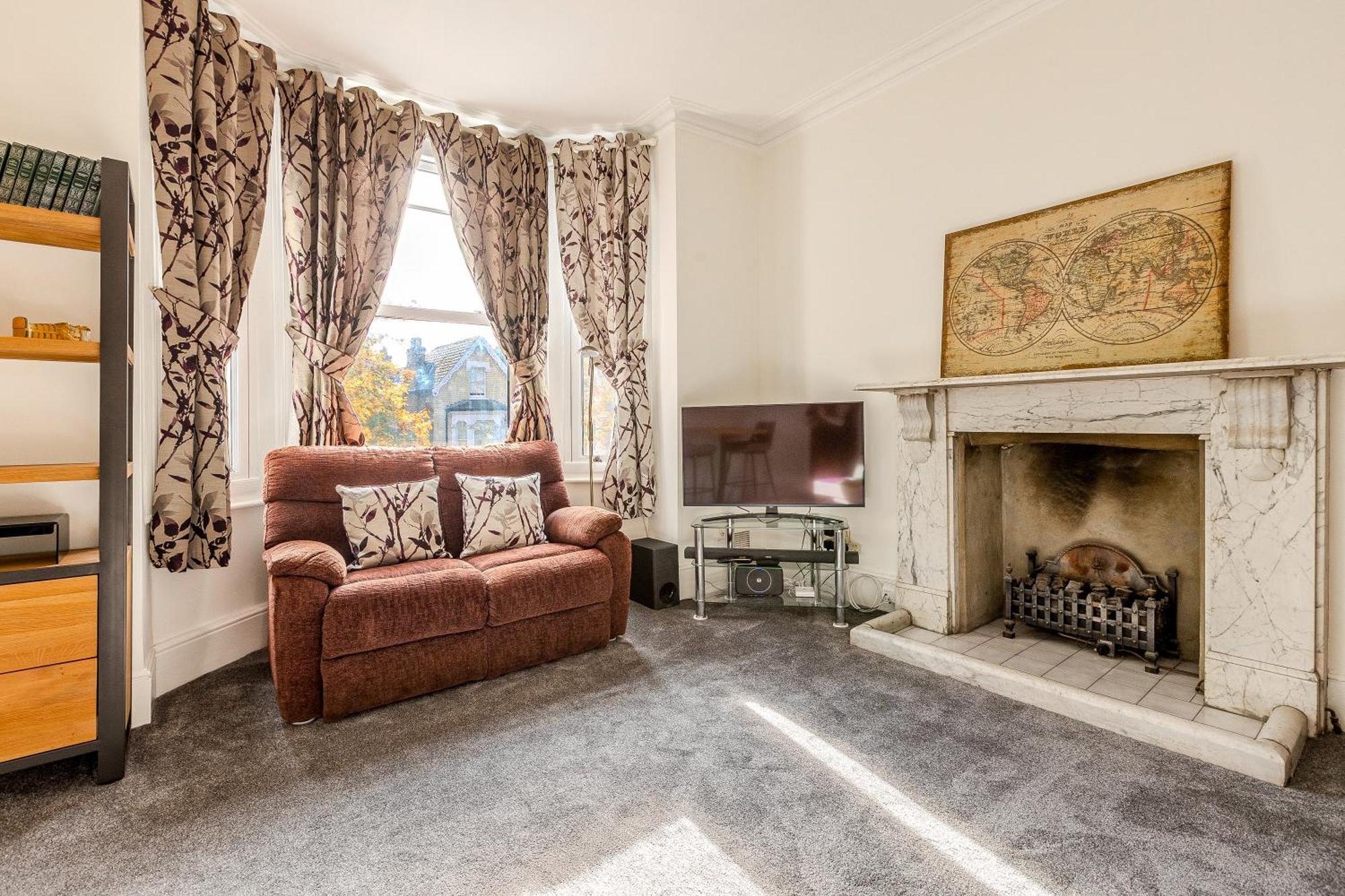Peaceful 2br Multilvl In Streatham Apartment London