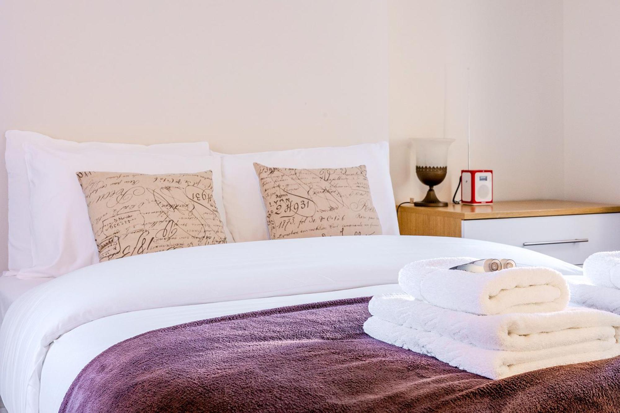 Peaceful 2br Multilvl In Streatham Apartment *