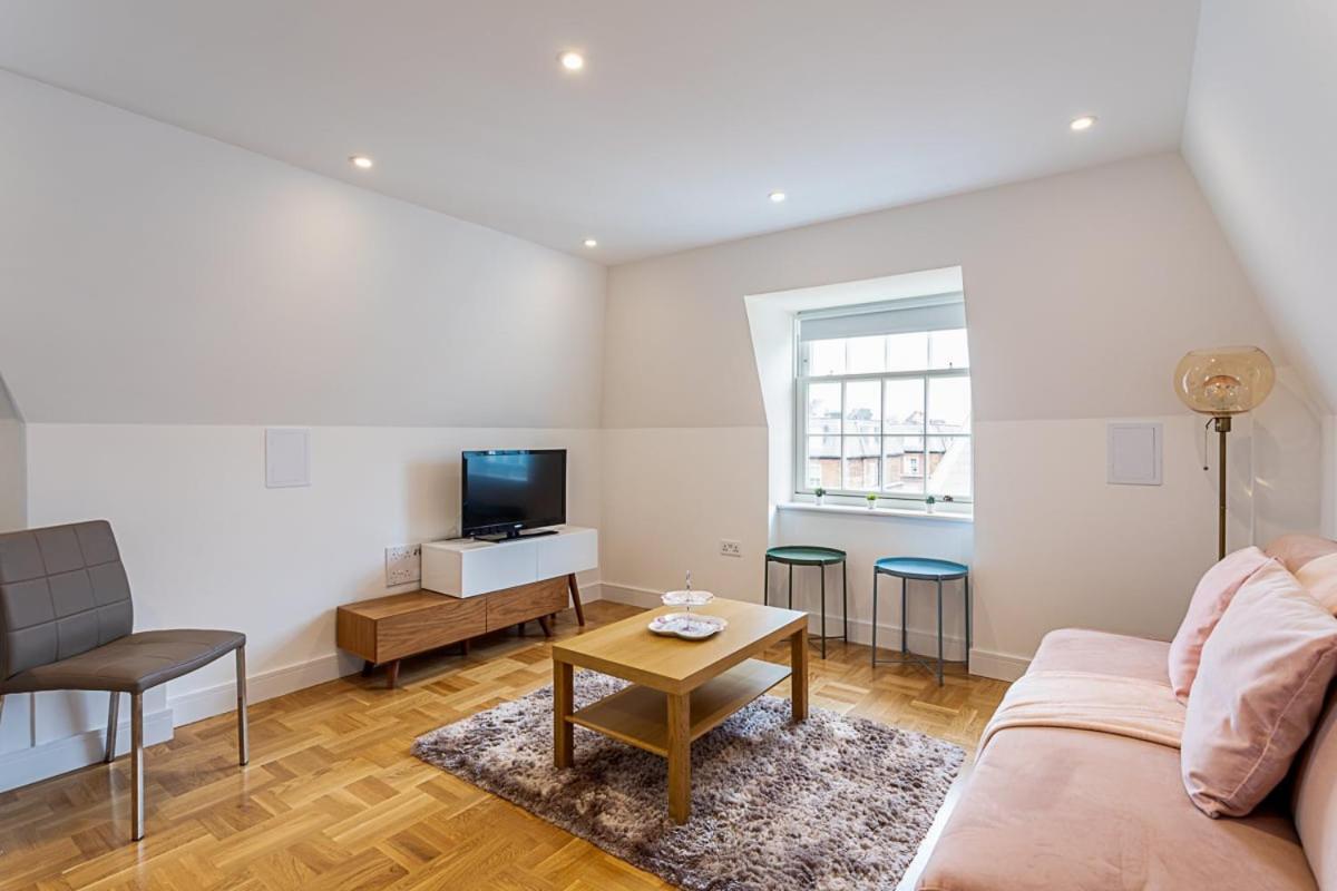 Modern And Stylish In West Kensington * London