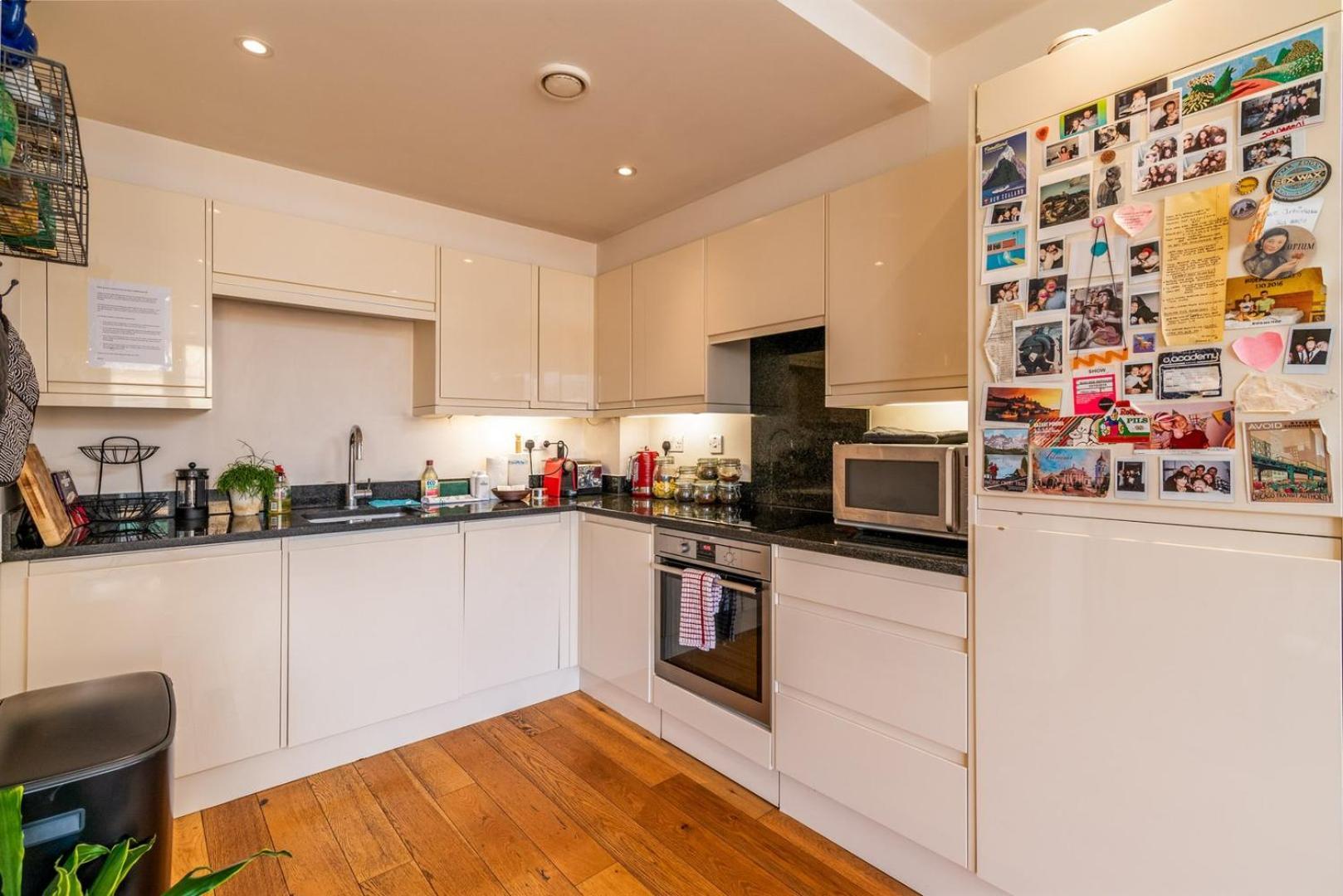 Apartment Bright & Spacious Battersea Flat London