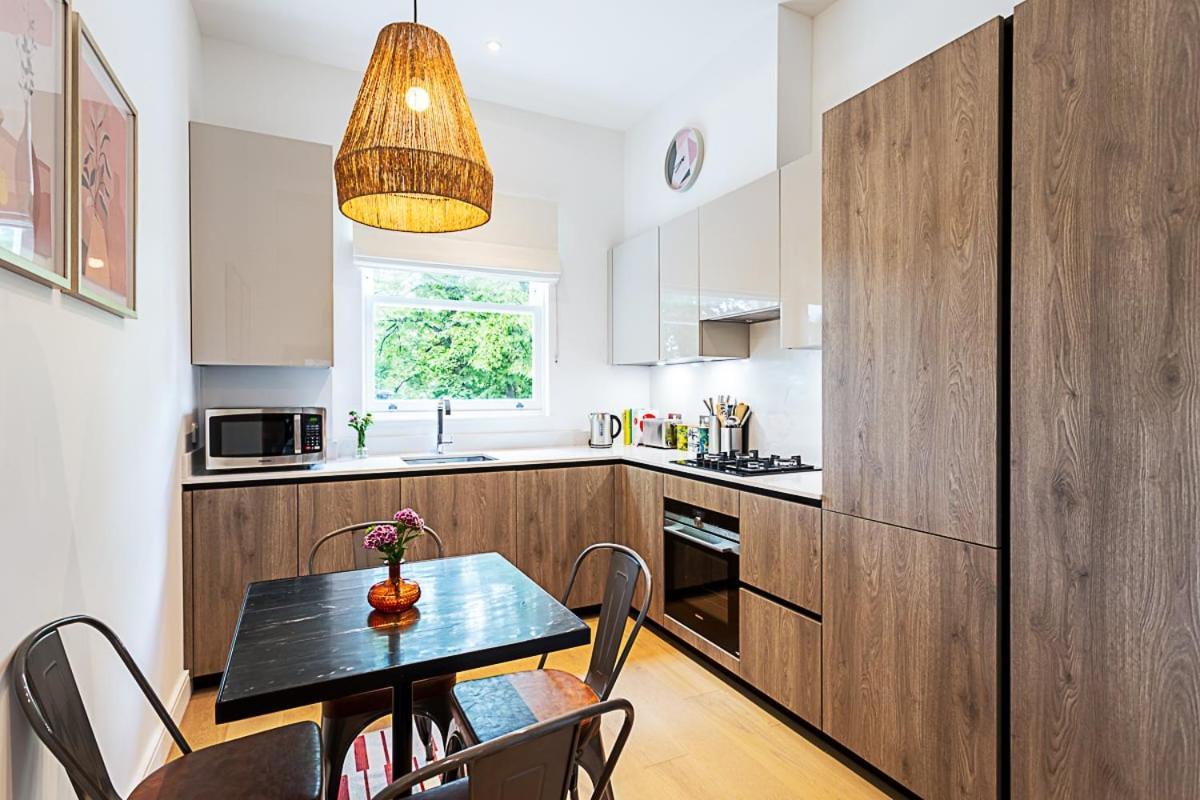 Stunning Earls Court Flat Apartment