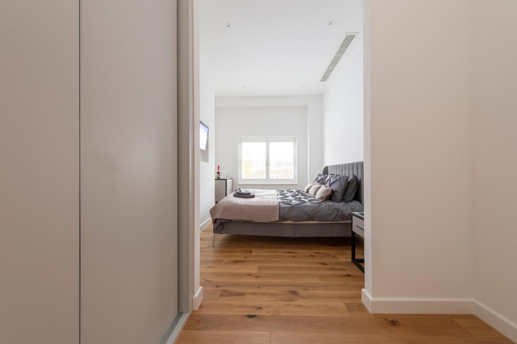 Apartment Exquisite 3br Duplex Period Conversion, Air-con & Amenities