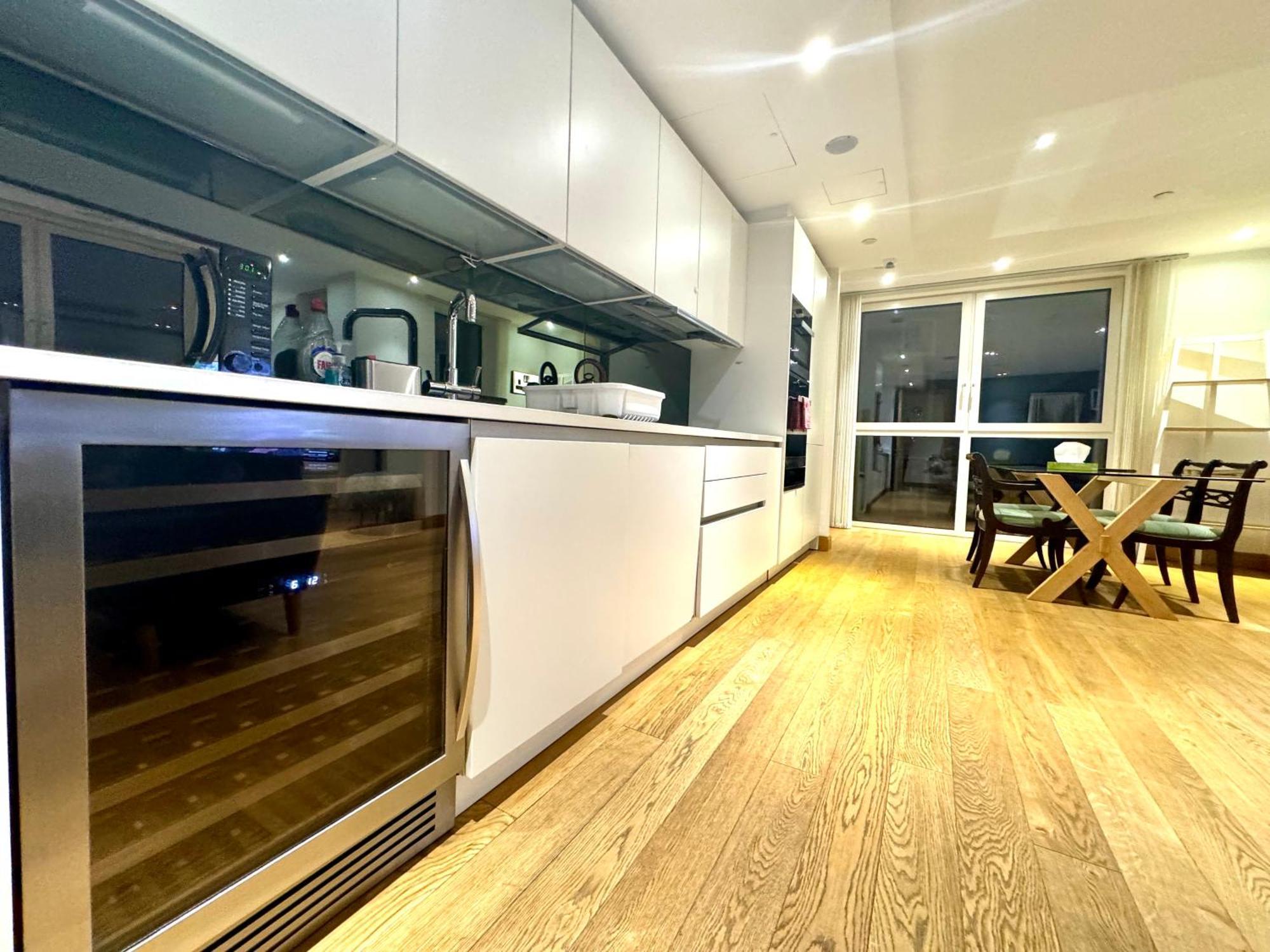 Apartment Luxury 3 Bedroom By Wild London