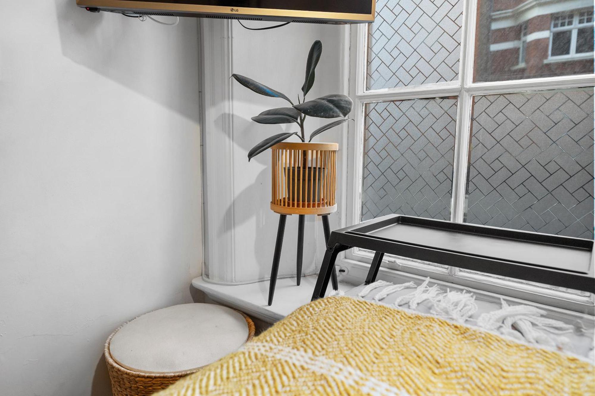 Private Accomodation In Central London, Limited Offer In January, Card Payment London