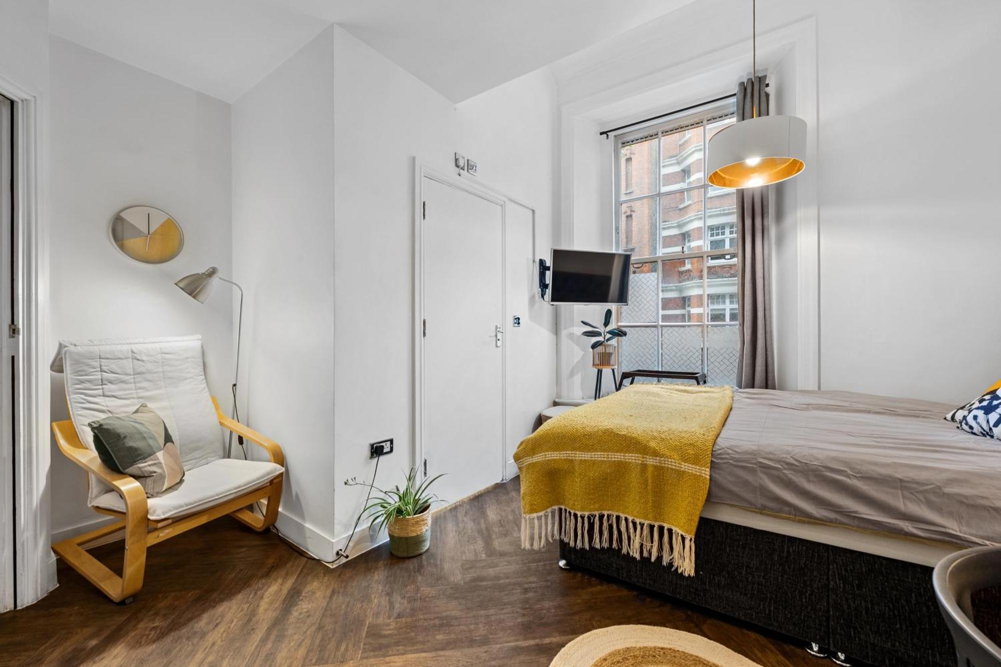 Private Accomodation In Central London, Limited Offer In January, Card Payment Apartment