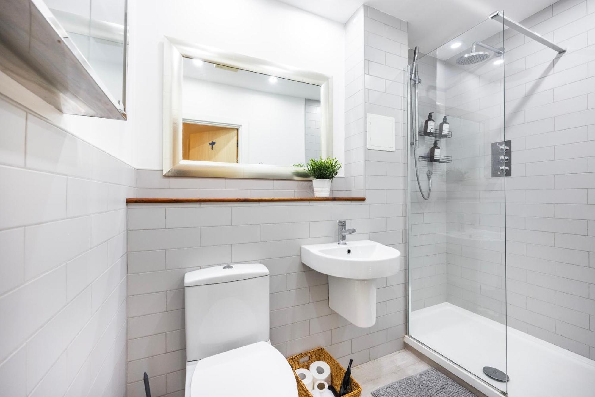 Cozy Haven - Bright 2br Apartment, Next To Major Station Londres