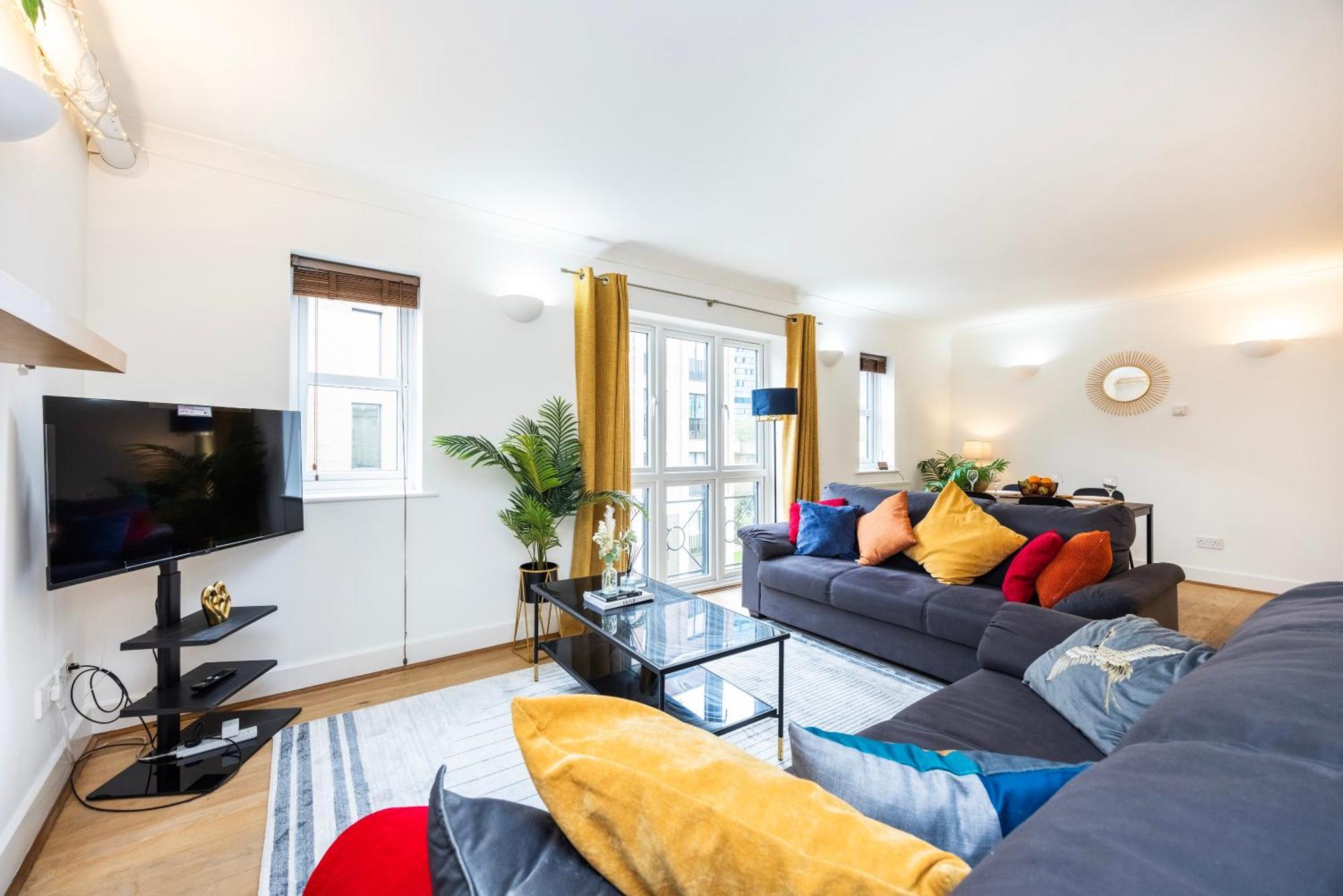 Cozy Haven - Bright 2br Apartment, Next To Major Station Apartamento