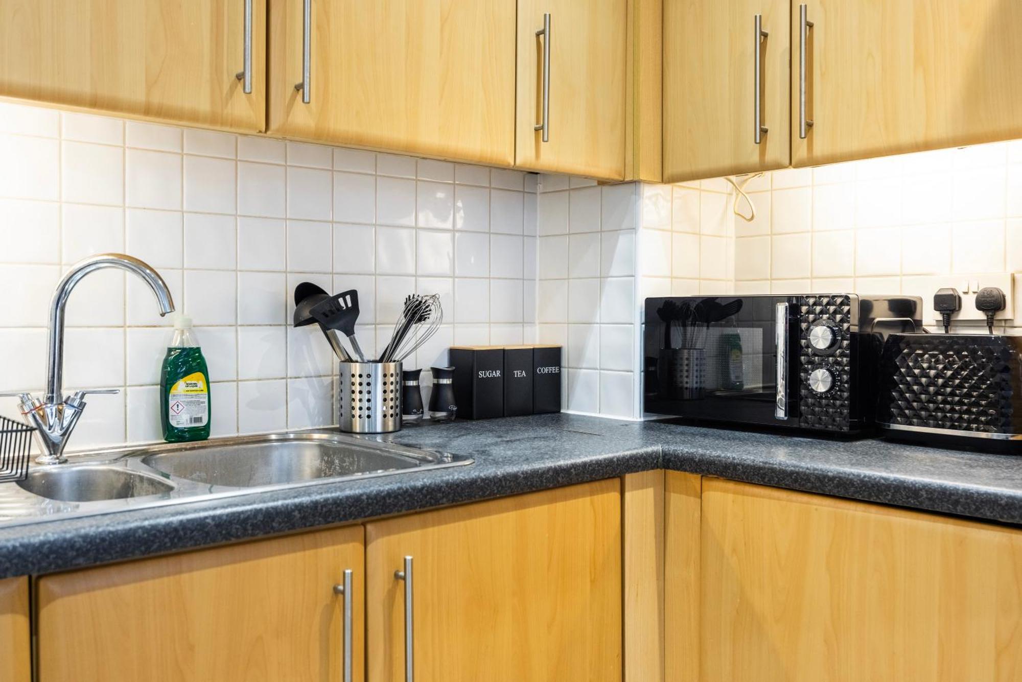 Cozy Haven - Bright 2br Apartment, Next To Major Station Apartamento *
