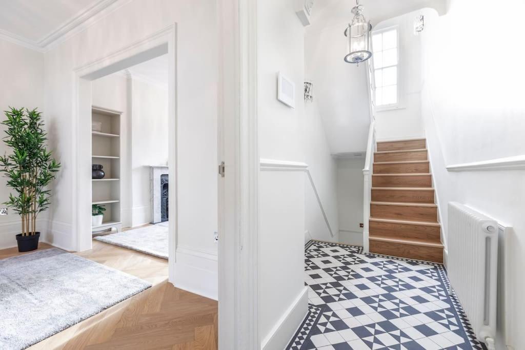 Charming 3 Bed Victorian House Villa *