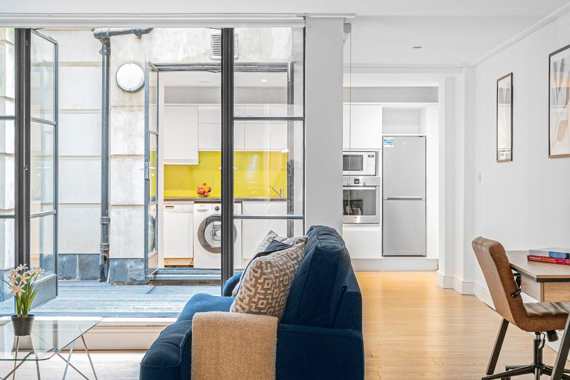 Heart Of Holborn - 2br With Patio - Cityapartmentstay Apartamento