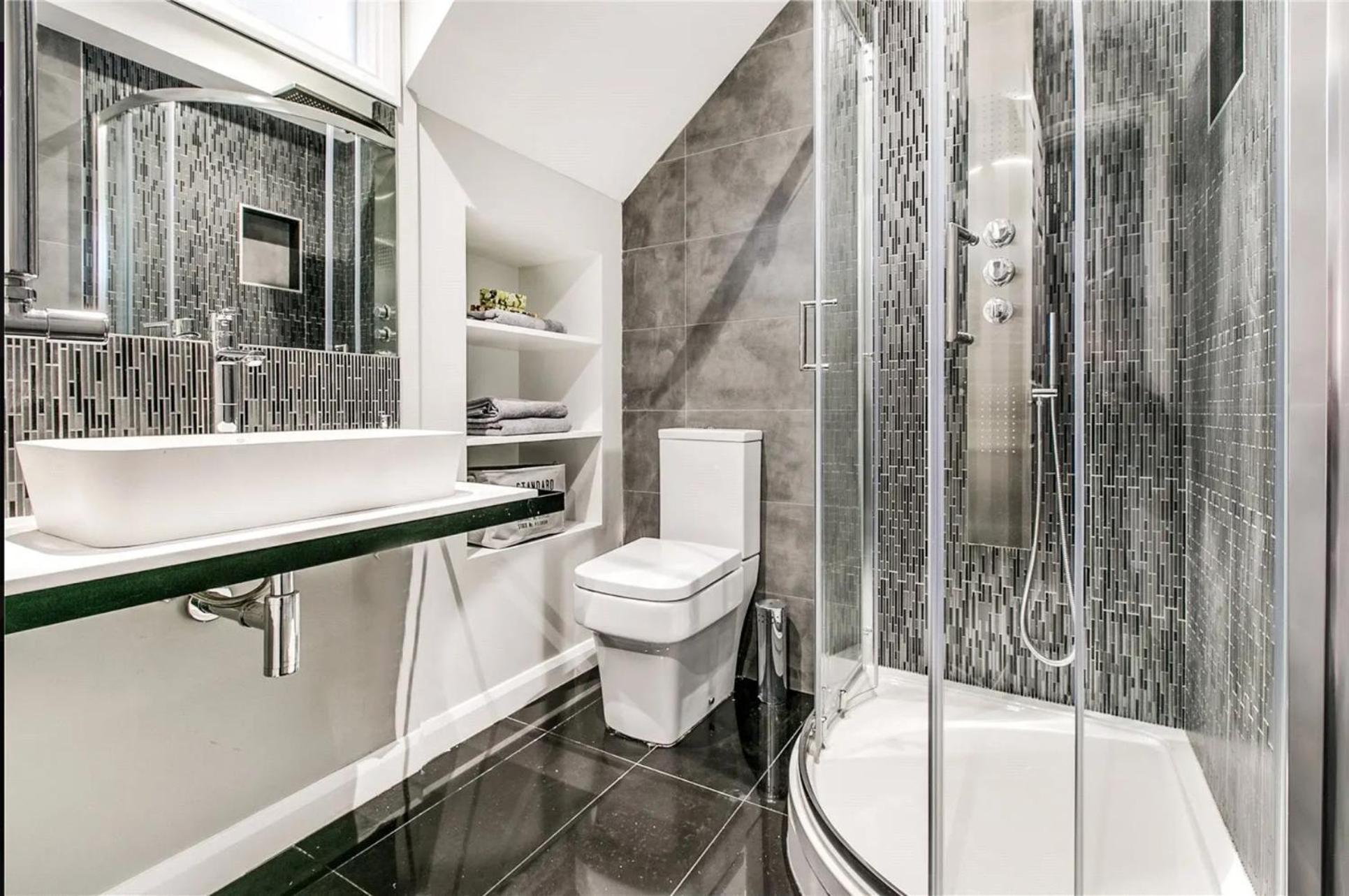 13a Rostrevor Mews Sw6 8bz London