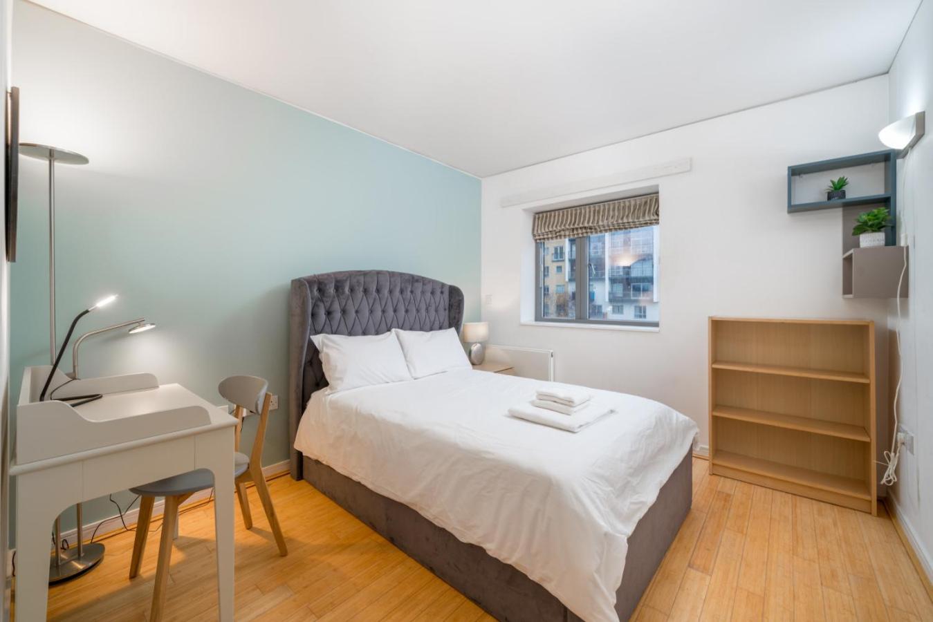 Lovely 3bd Flat, Parking, Sleeps Six Close To O2 Apartment