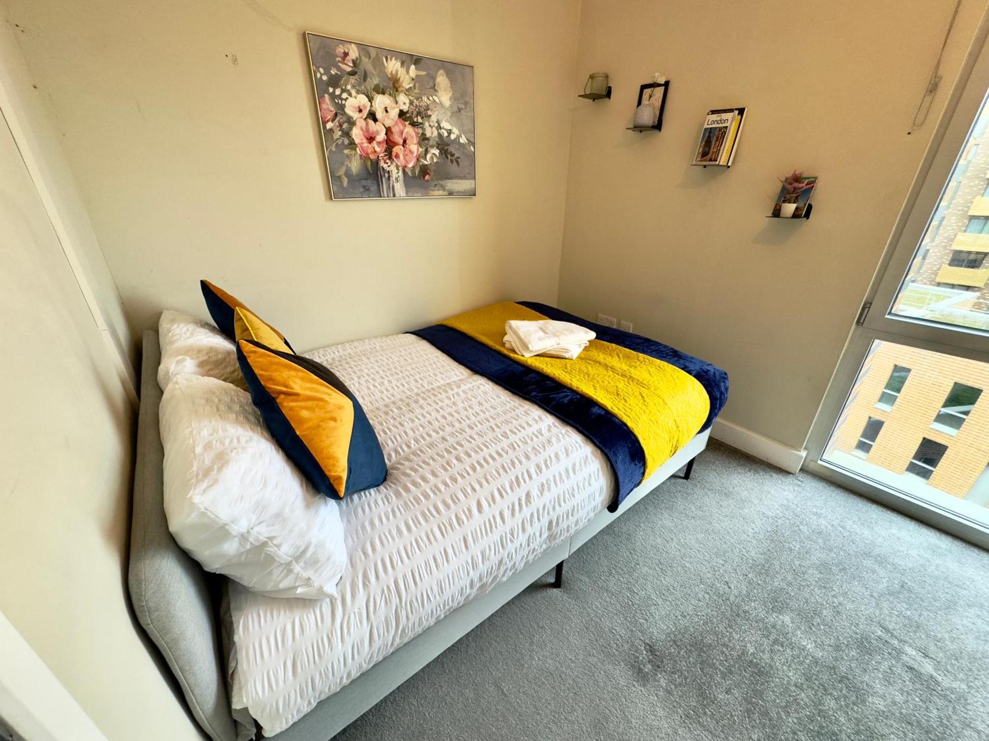 2 Bedrooms 2 Bath Modern Flat, Londdon View Balcony Apartment *