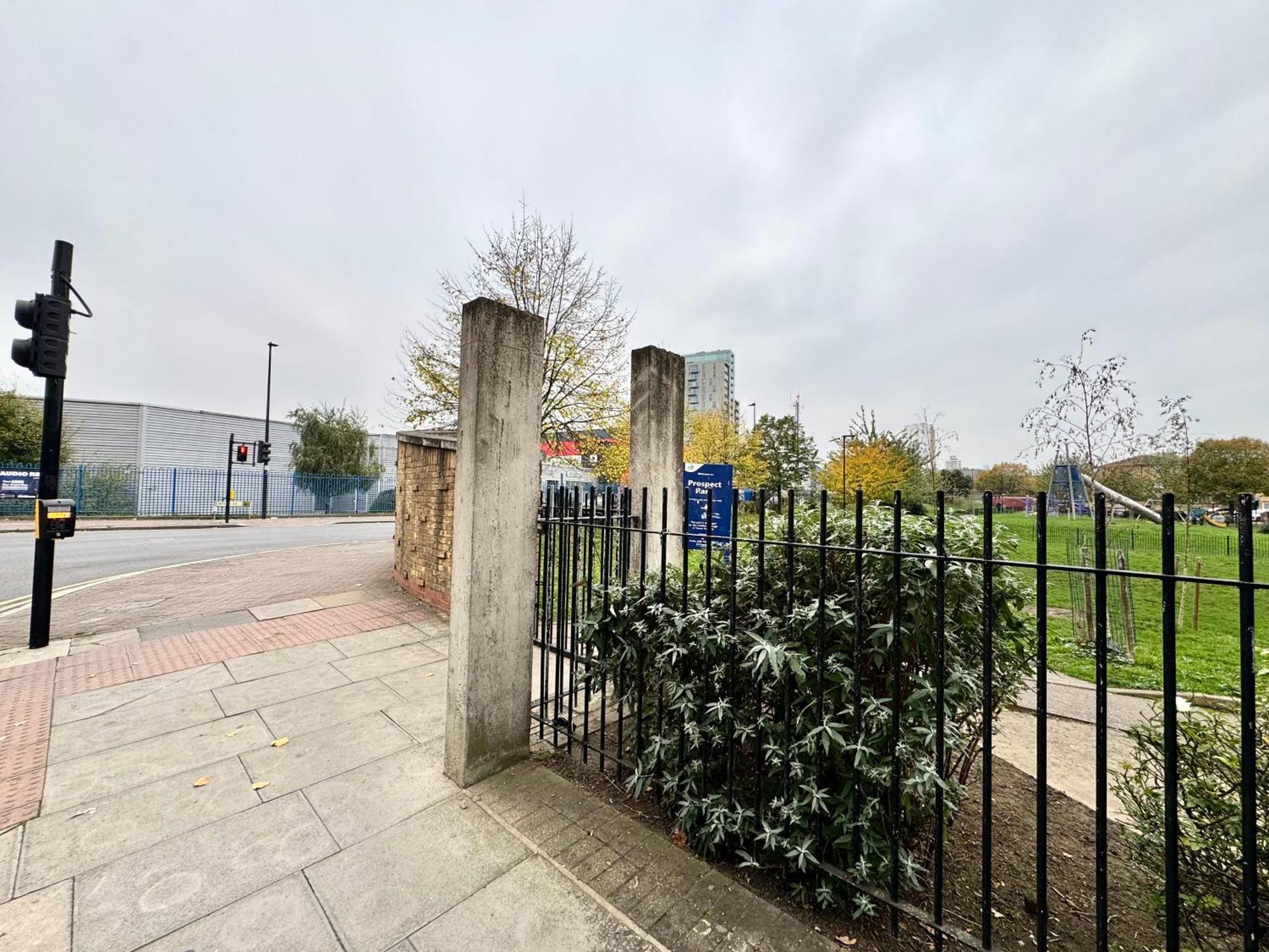 2 Bedrooms 2 Bath Modern Flat, Londdon View Balcony London