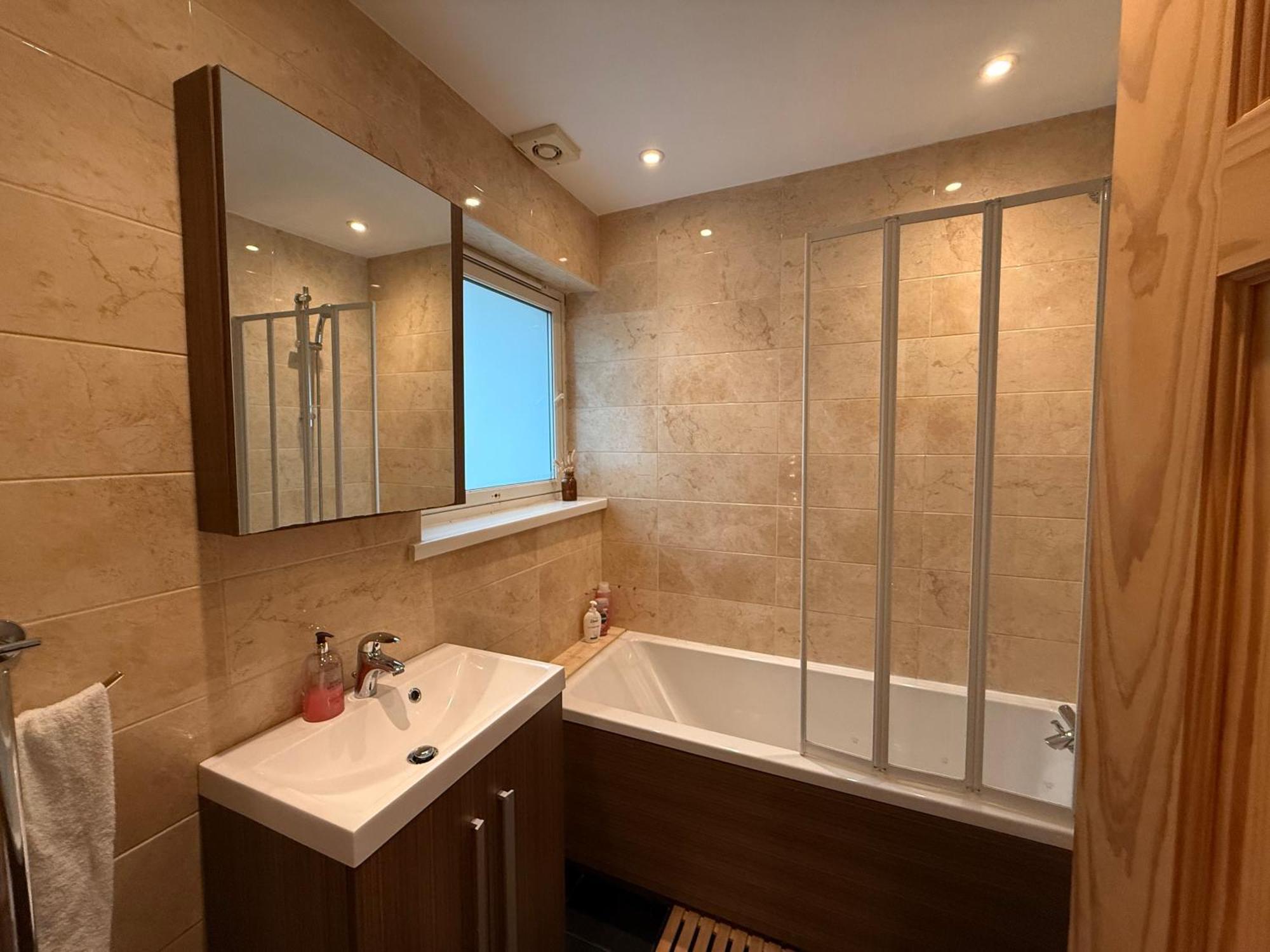 Apartment Two Bedroom Flat In The Heart Of