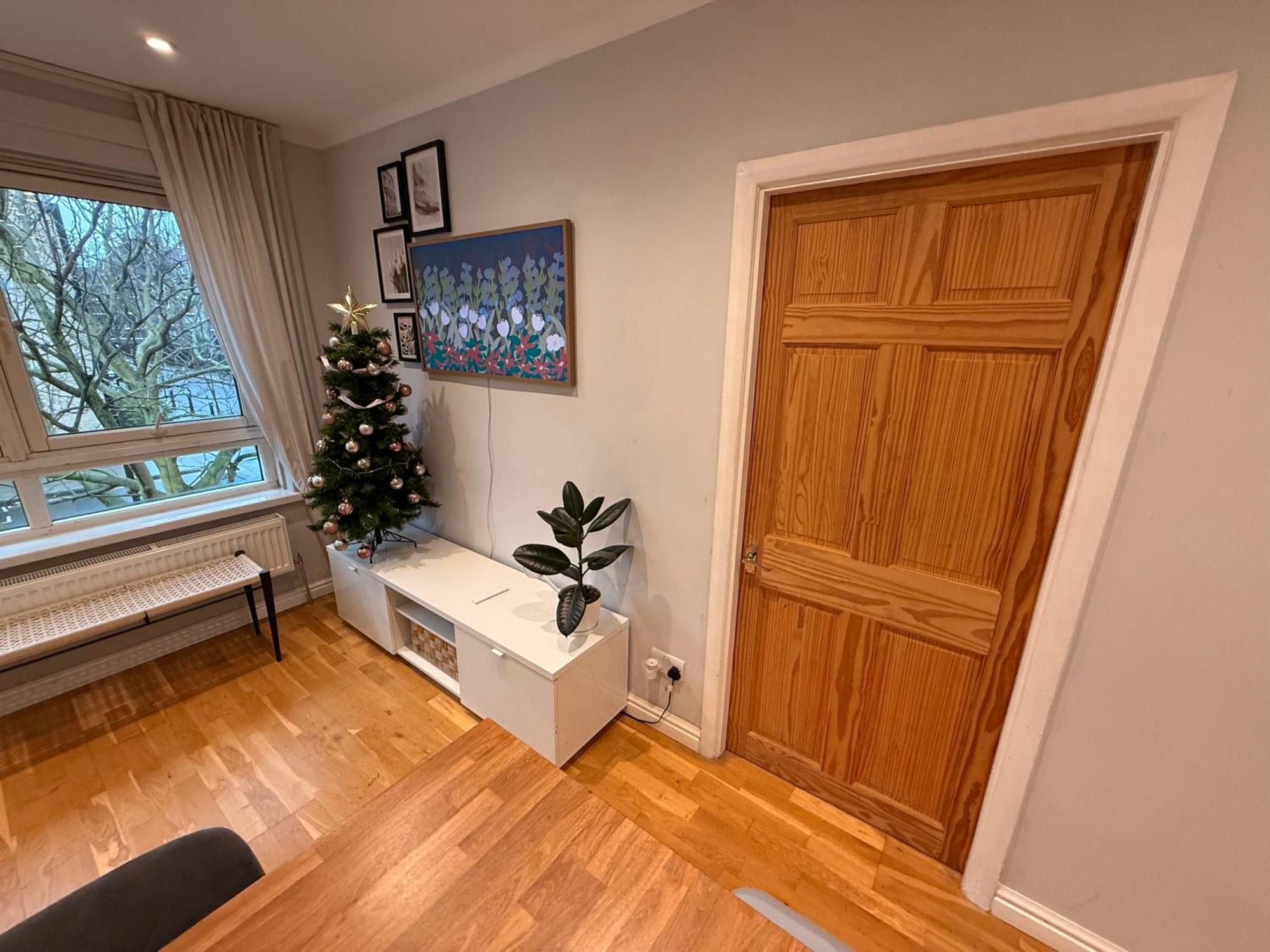 Apartment Two Bedroom Flat In The Heart Of