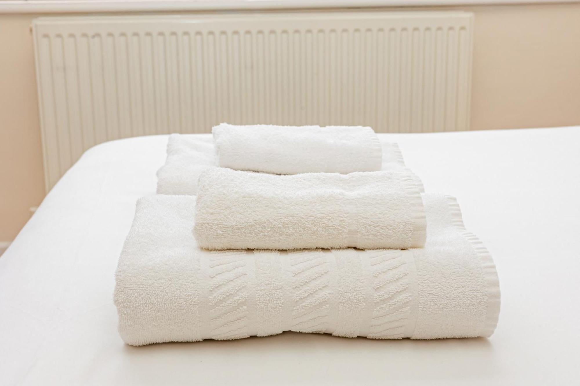 Lovely 2br Flat W Balcony, Golders Tube 5min Apartamento Londres