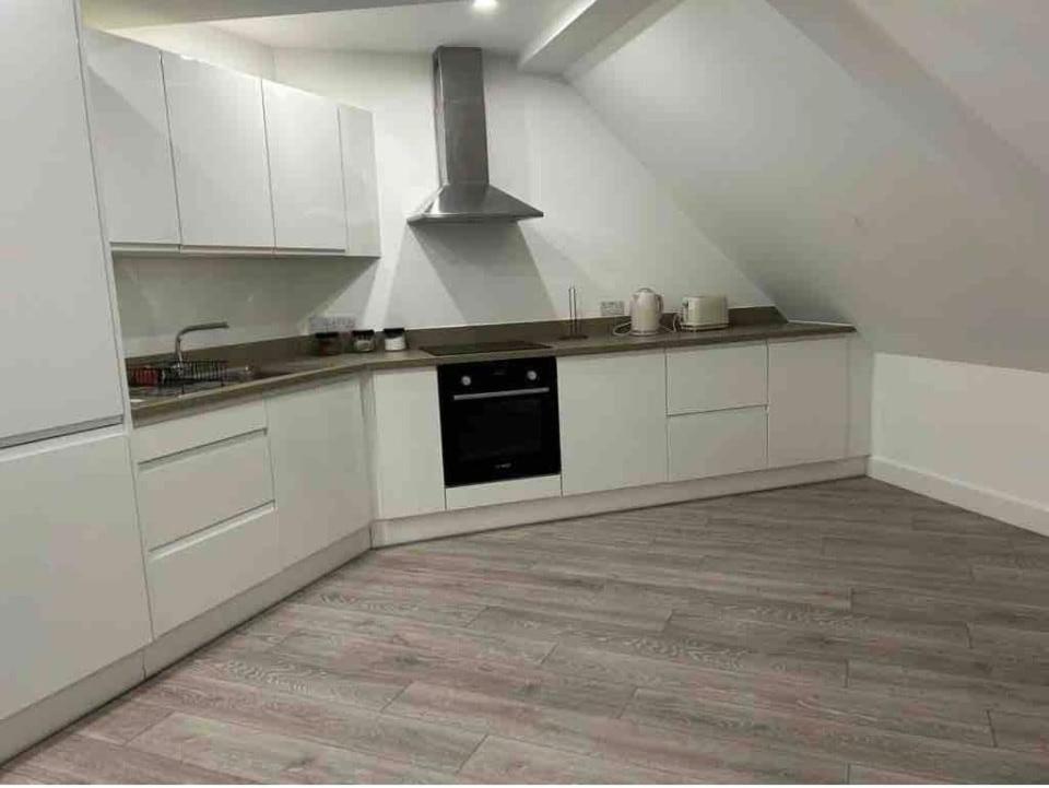 Cinematic 2 Bed Central Location