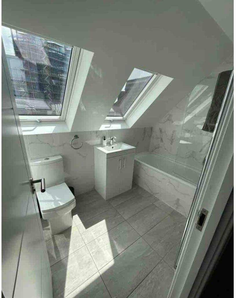 Cinematic 2 Bed Central Location Apartment *