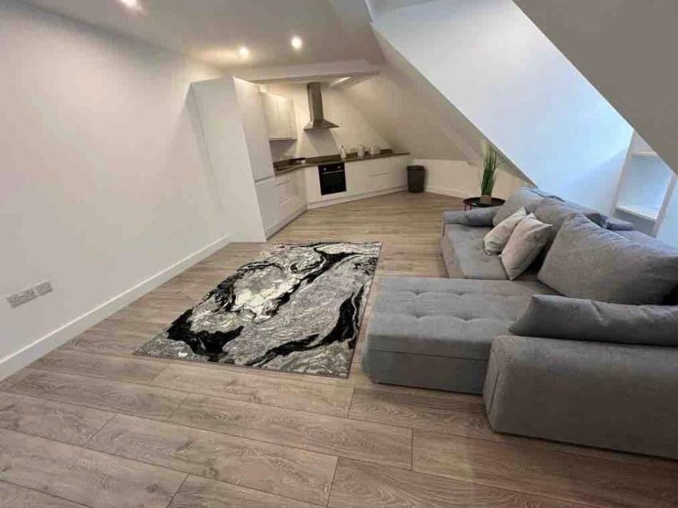 Cinematic 2 Bed Central Location Apartment London