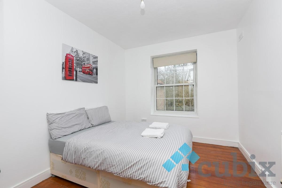 Zone 1 Apartment, 3 Bedrooms *