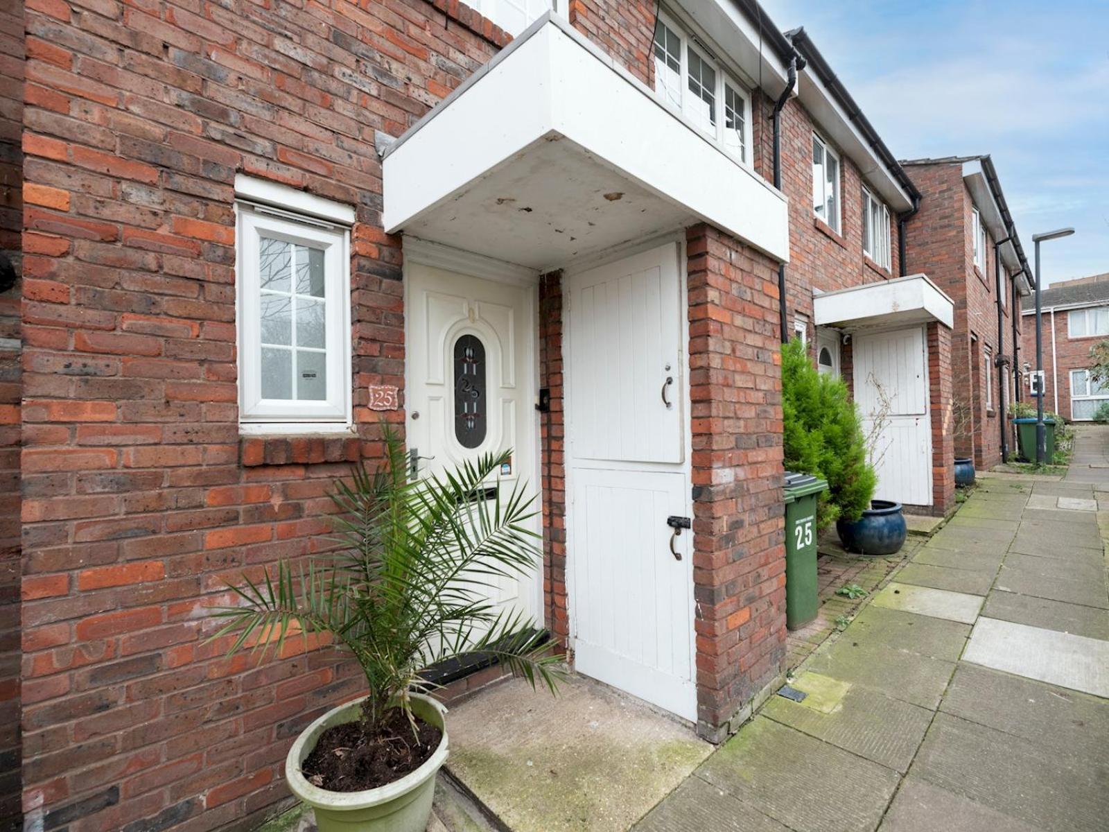 Pass The Keys Spacious 3-bed Woolwich O2 Crossrail * London