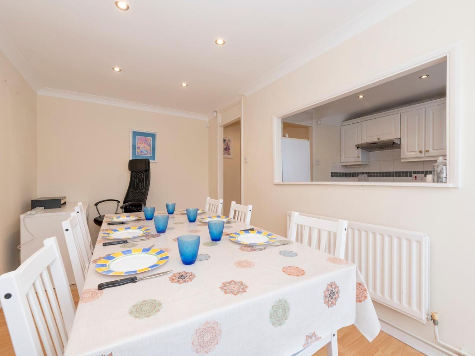 Pass The Keys Spacious 3-bed Woolwich O2 Crossrail Holiday home London