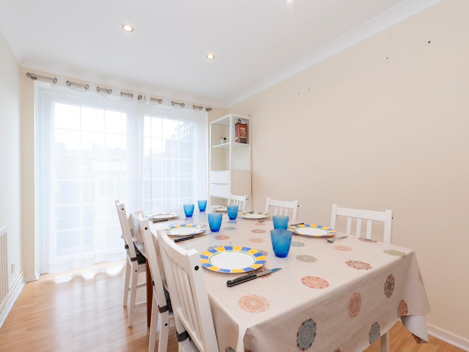 Pass The Keys Spacious 3-bed Woolwich O2 Crossrail Holiday home