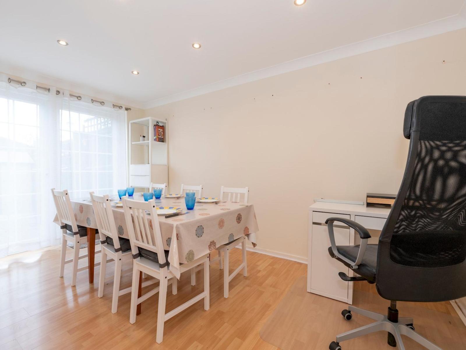 Pass The Keys Spacious 3-bed Woolwich O2 Crossrail London