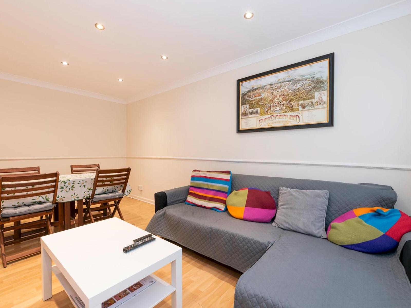 Pass The Keys Spacious 3-bed Woolwich O2 Crossrail Holiday home *