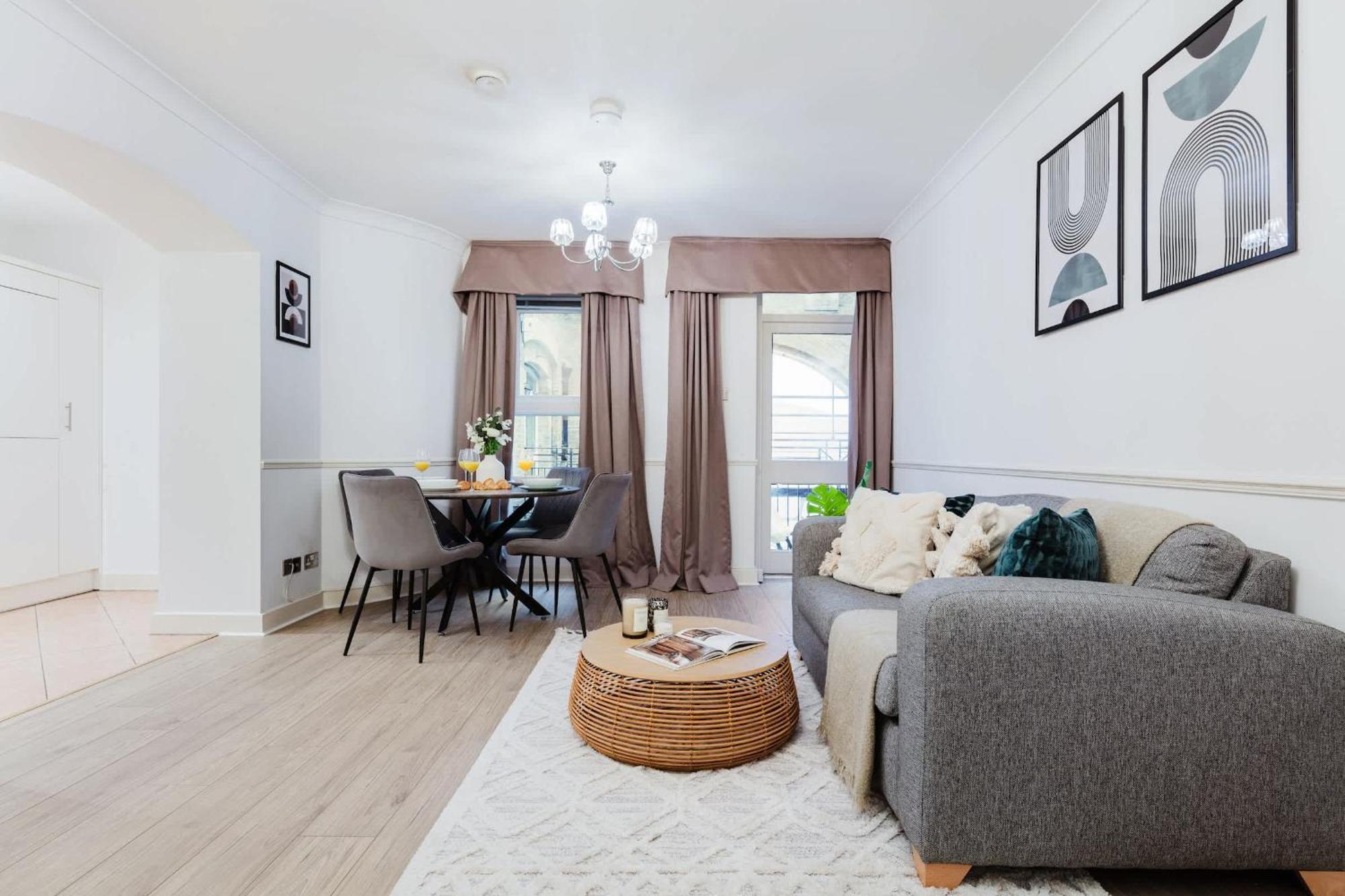 Heart Of The With Balcony - Thames - St Paul's - Cityapartmentstay Apartamento