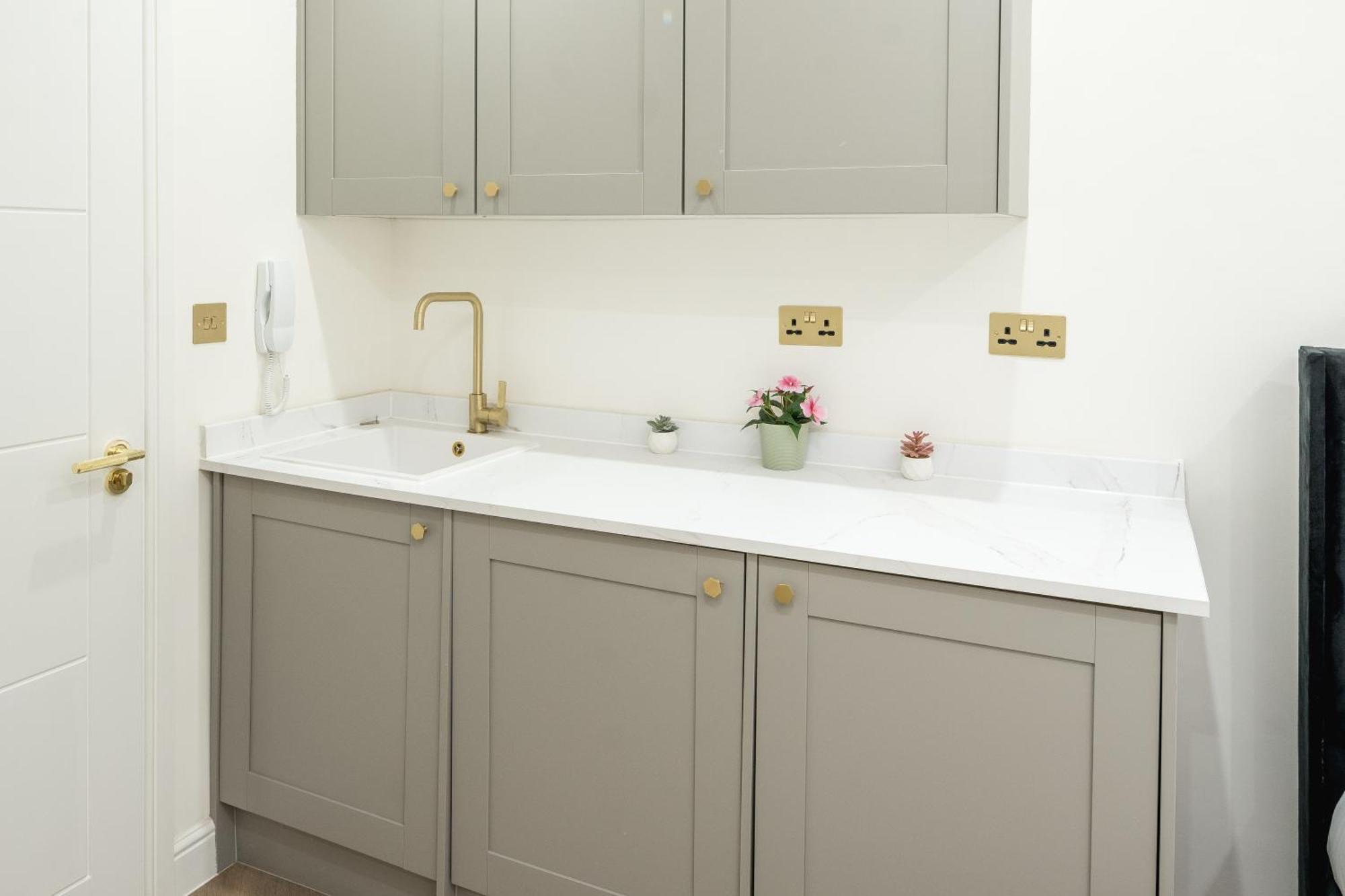 Central London Studio Apartment