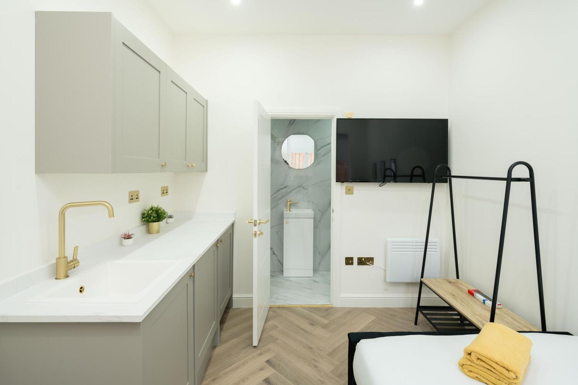 Central London Studio Apartment