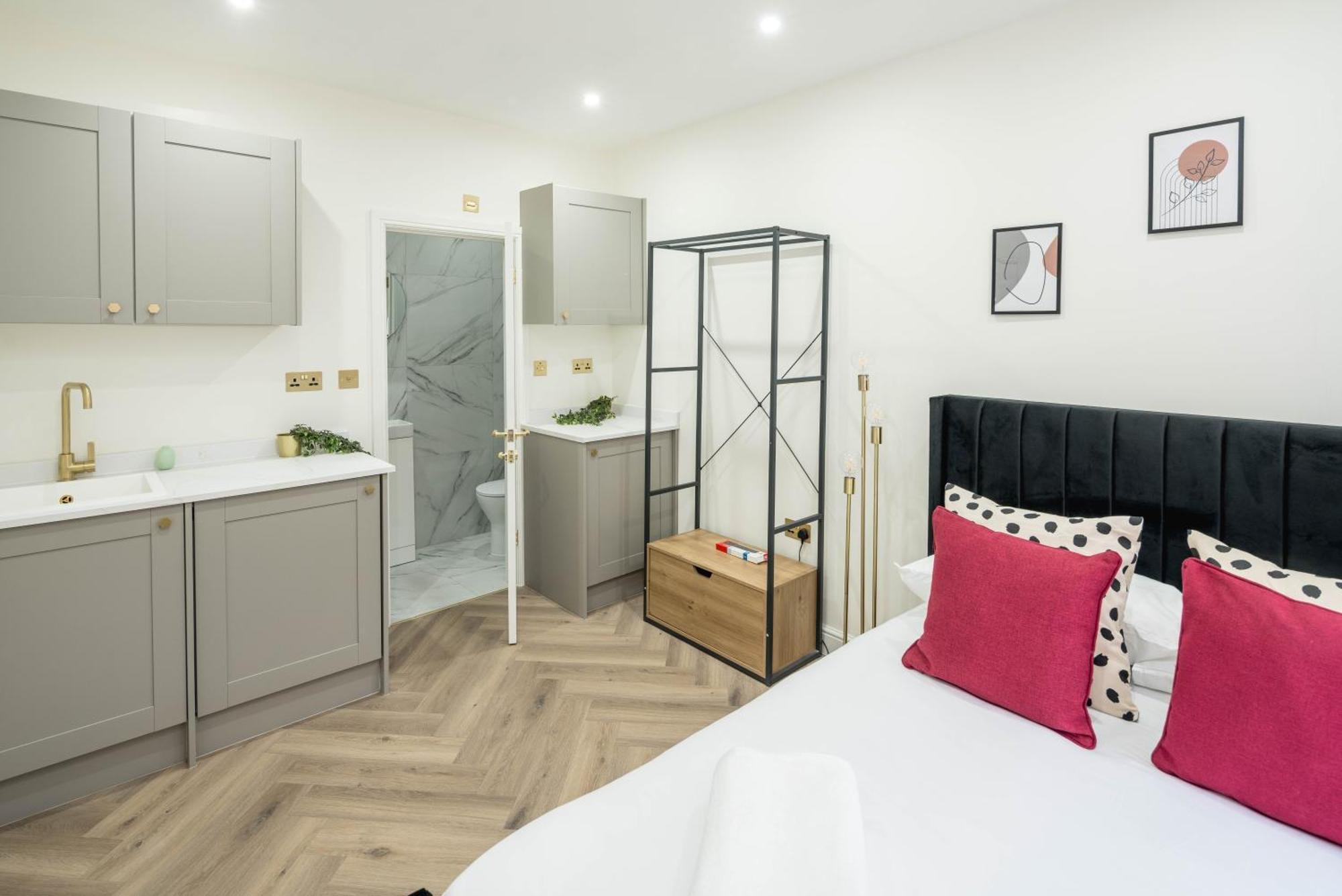 Central London Studio Apartment London