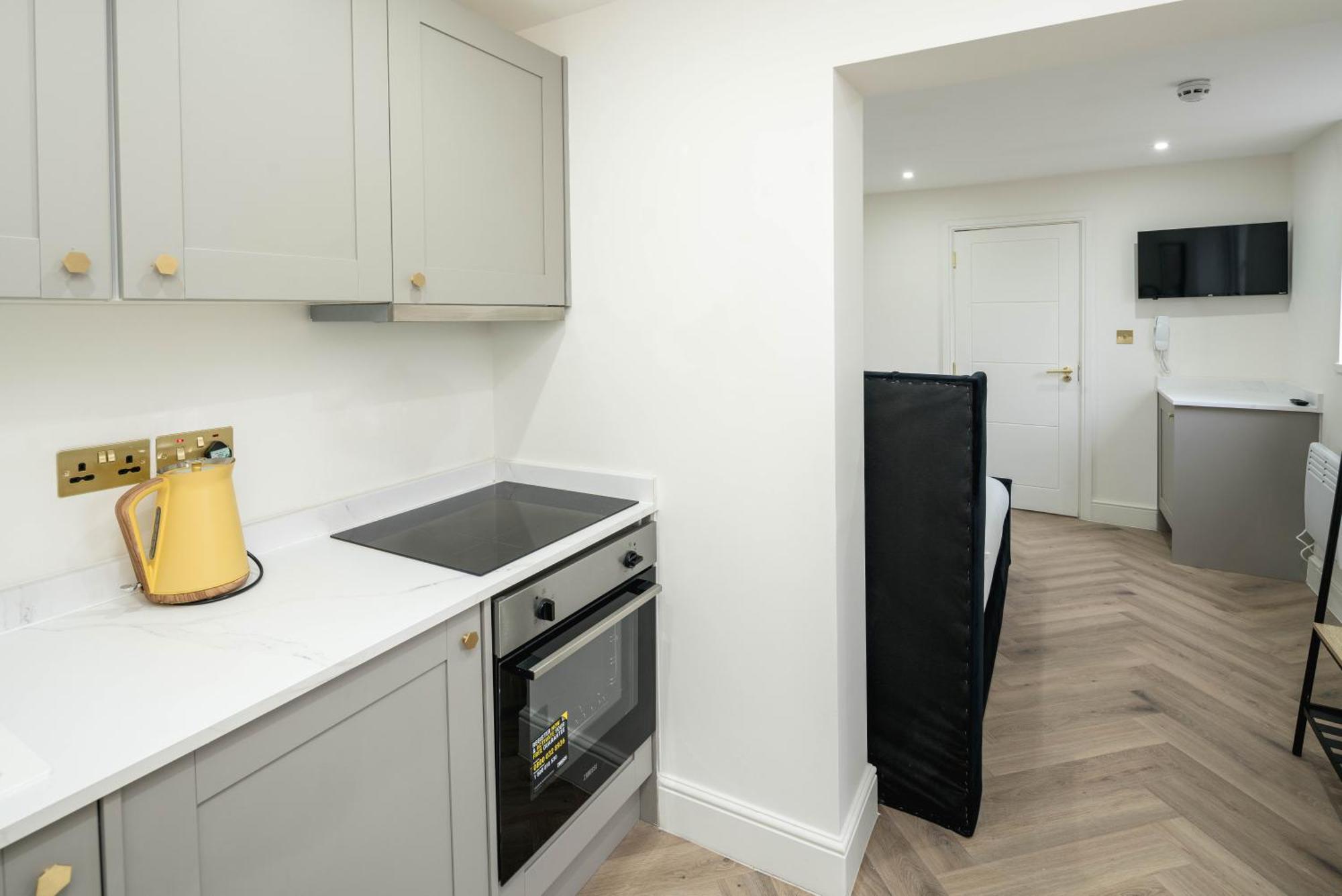 Central London Studio Apartment London
