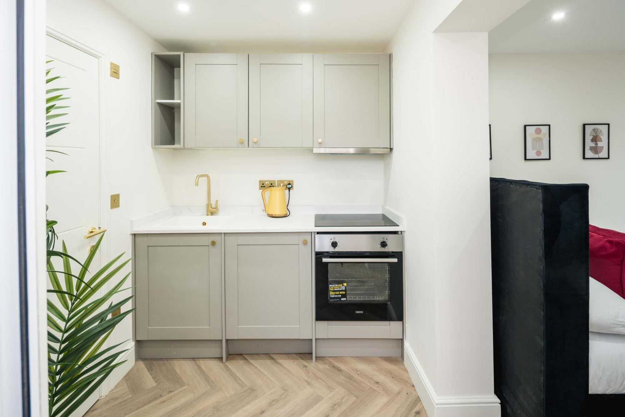 Central London Studio Apartment