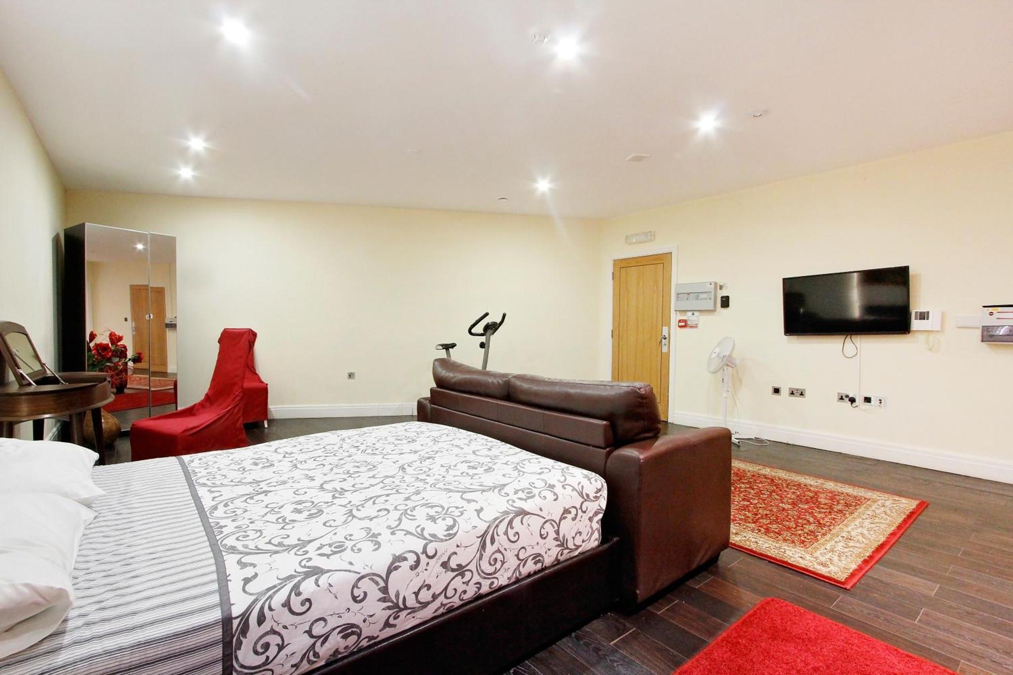 At Camden Square Apartment London